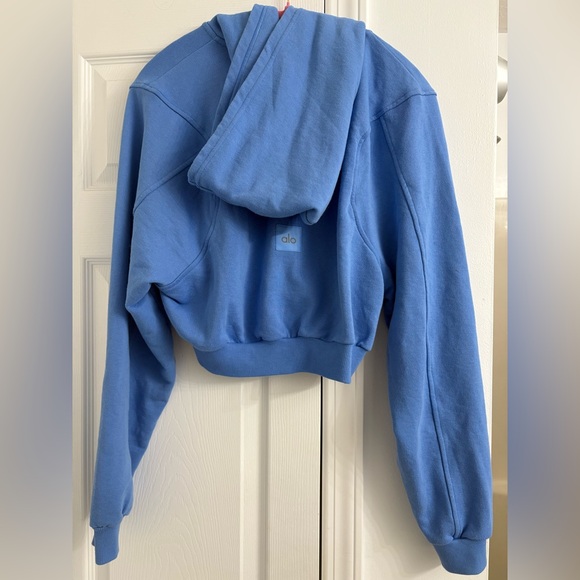 ALO Yoga Women's Light Blue Cropped Hoodie - Picture 4 of 4